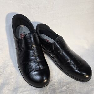 Women's Black Leather Slip-On Shoes